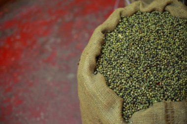 geleneksel baharat ve Hindistan Yerel Pazar içinde kuru meyve.