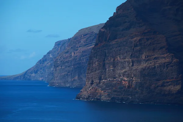 Скелі острова Тенеріфе гігантів (acantilados de los Гігантес), Іспанія — стокове фото