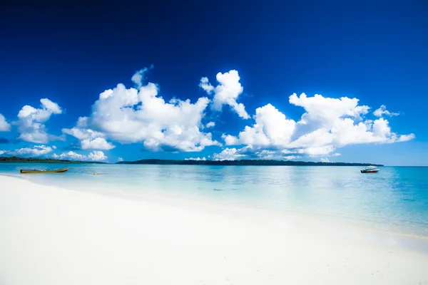 Blue sky and clouds in Havelock island. Andaman islands, India — Stock Photo, Image