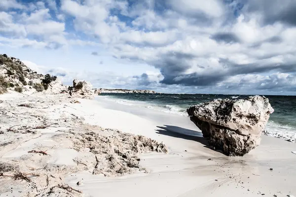 Malowniczy widok na jednej z plaż w mieście rottnest island — Zdjęcie stockowe