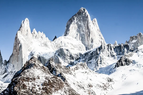 Hermoso paisaje natural con Mt. Fitz Roy visto en el Parque Nacional Los Glaciares, Patagonia, Argentina — Foto de Stock