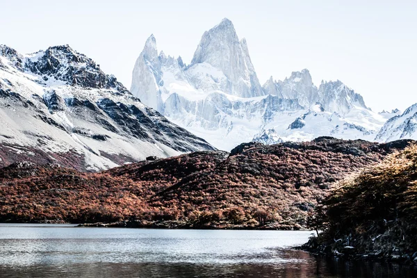 Bellissimo paesaggio naturale con Mt. Fitz Roy visto nel Parco Nazionale Los Glaciares, Patagonia, Argentina — Foto Stock