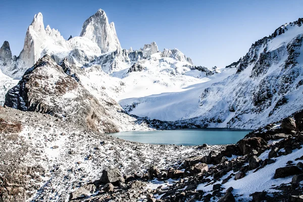 Hermoso paisaje natural con Mt. Fitz Roy visto en el Parque Nacional Los Glaciares, Patagonia, Argentina — Foto de Stock