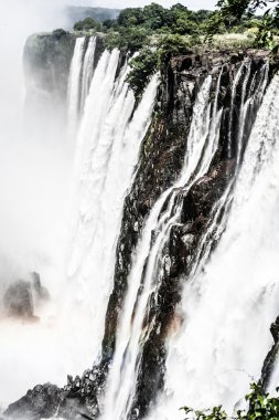 Gökkuşağının üstünde victoria falls zambezi nehir, Zambiya ve zimbabwe sınırı üzerinde