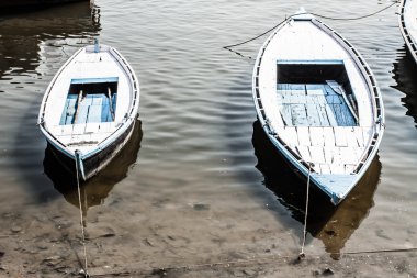 ünlü nehir Ganj ve binanın çevresinde varanasi, Hindistan