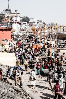 ünlü nehir Ganj ve binanın çevresinde varanasi, Hindistan