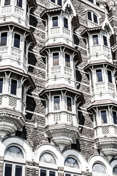 Luxury historic hotel Taj Mahal Palace in Mumbai ( formerly Bombay ), India, Asia — Stock Photo, Image