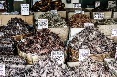 Balık yerel pazarda ın Bazaarı Tayland