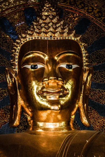 Bouddha d'or en Thaïlande — Photo