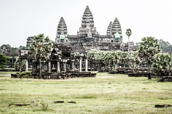 シェムリ アップ近郊、アンコールの寺院を享受、カンボジア — ストック写真