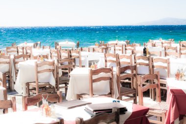 Mikonos, Yunanistan Deniz kenarında Restoran.
