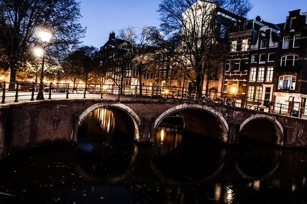 Amesterdão à noite, Países Baixos — Fotografia de Stock
