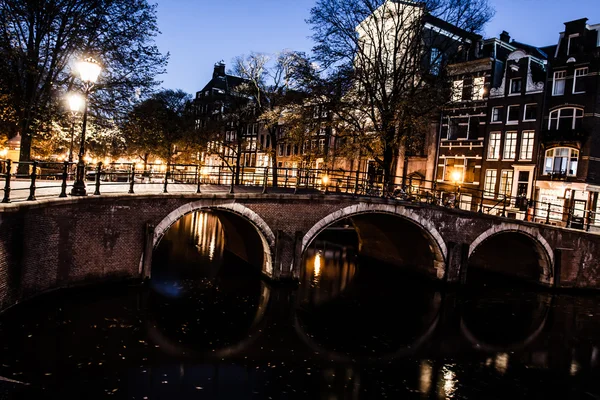 Amsterdam v noci, Nizozemsko — Stock fotografie