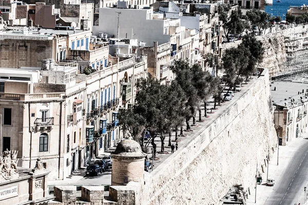 Tradycyjne maltańskie architektury w valletta, malta — Zdjęcie stockowe