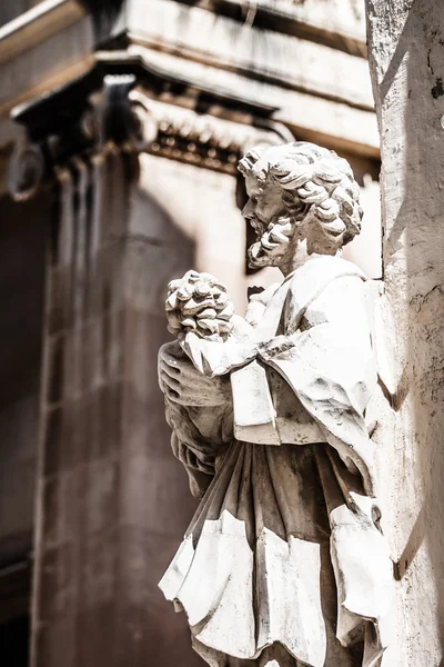 Traditional Maltese architecture in Valletta, Malta — Stock Photo, Image