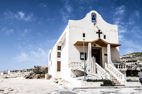 Chiesa bianca sull'isola di Gozo, Malta — Foto Stock