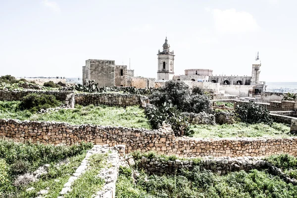 Klassieke gotische architectuur op een huis in de oude stad mdina in malta — Stockfoto