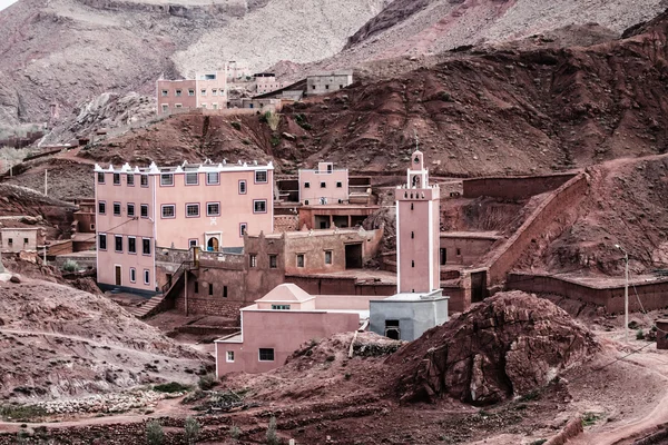 Марокканская деревня в горах Антиатласа, Африка — стоковое фото
