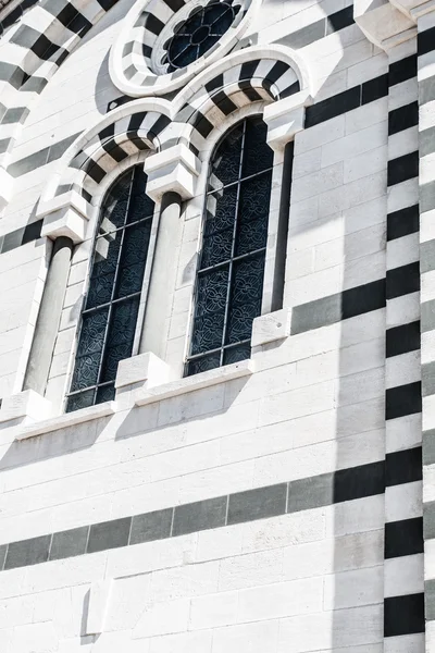 Kathedraal Notre-Dame-de-la-Ga rde in Marseille, Frankrijk, Europa — Stockfoto