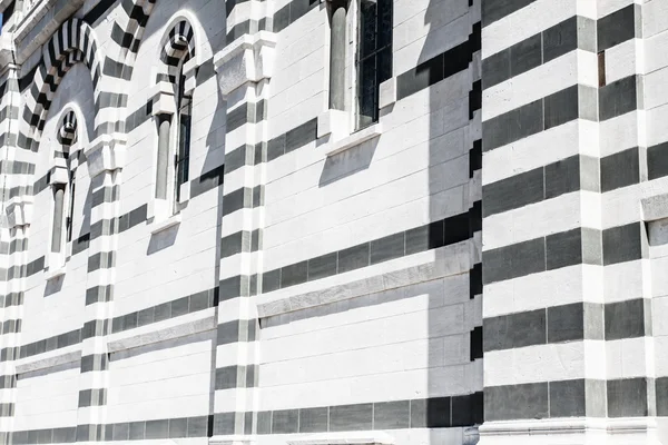 Catedral de Notre-Dame-de-la-Ga paseo en Marsella, Francia, Europa — Foto de Stock