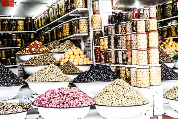 Azeitonas coloridas do mercado marroquino — Fotografia de Stock