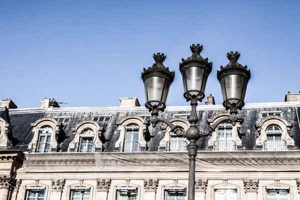 Parijse architectuur in herfst tijd — Stockfoto