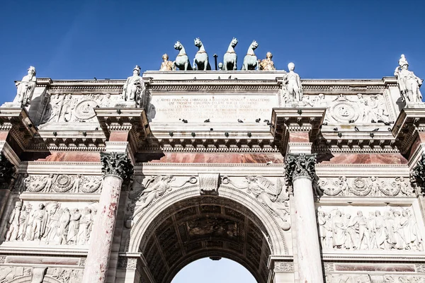 Triumphbogen auf dem Karl-Gaulle-Platz. Paris, Frankreich — Stockfoto