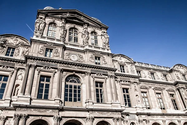 Pirámide y Museo del Louvre —  Fotos de Stock