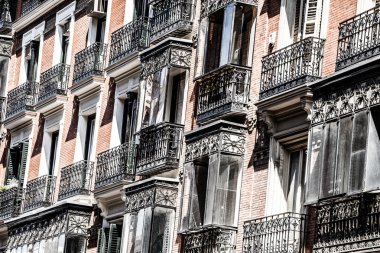 İspanya Akdeniz mimarisi. eski Apartman Madrid.