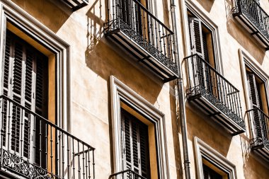 İspanya Akdeniz mimarisi. eski Apartman Madrid.