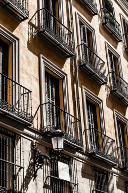 İspanya Akdeniz mimarisi. eski Apartman Madrid.