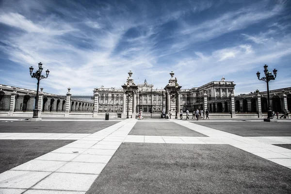 Koninklijk Paleis van Madrid. Palacio de oriente, madrid landmark, Spanje. — Stockfoto