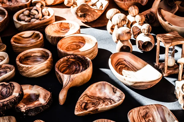 Классическая турецкая керамика на рынке — стоковое фото