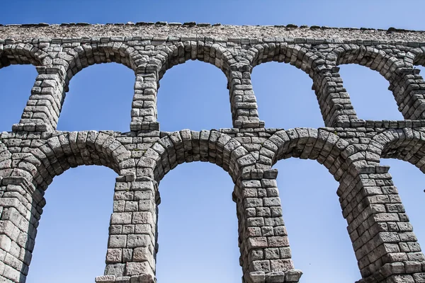 The famous ancient aqueduct in Segovia, Castilla y Leon, Spain — Stock Photo, Image