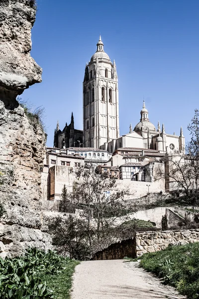 스페인의 카스티야 이 레온에 있는 고대의 유명 한 수도교 — 스톡 사진