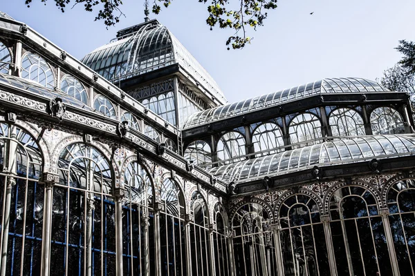 Madrid palacio de cristal im pensionro park glaskristall palast spanien — Stockfoto