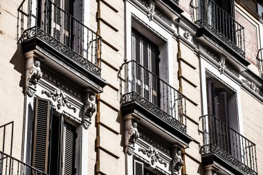 İspanya Akdeniz mimarisi. eski Apartman Madrid.
