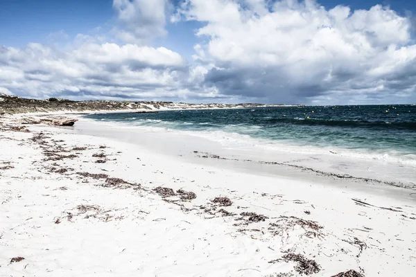 Malerischer Blick über einen der Strände der rotnest island — Stockfoto