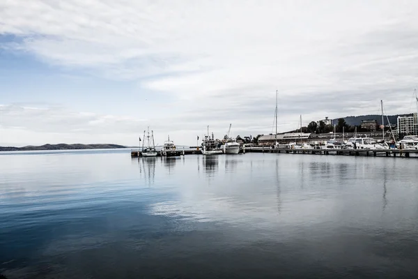 Uitzicht op de haven van hobart in een heldere winterdag — Stockfoto