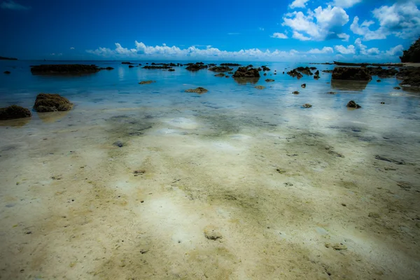 Paesaggio foto di spiaggia tranquilla dell'isola — Foto Stock