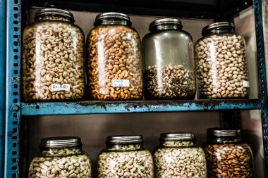 birçok farklı baharatlar çaylar ve otlar