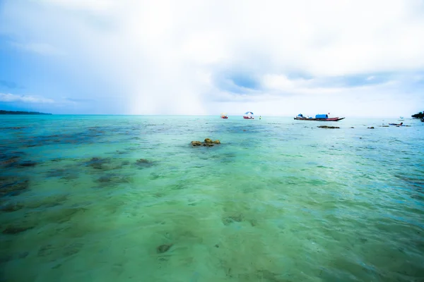 静かな島のビーチの風景写真 — ストック写真