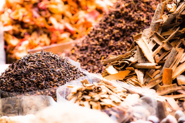 Traditionella kryddor-marknaden i Indien. — Stockfoto