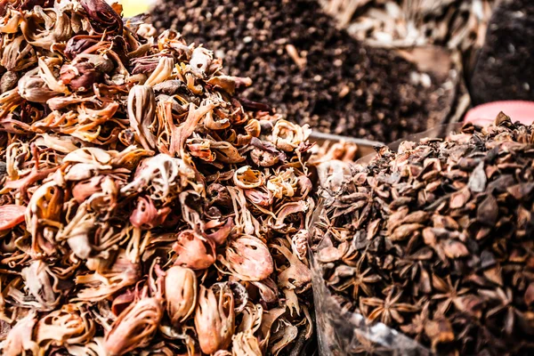 Mercado de especias tradicionales en la India . — Foto de Stock
