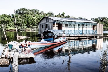 Peru, Perulu amazonas manzara. amazon fotoğraf mevcut tipik Hint kabileleri yerleşim