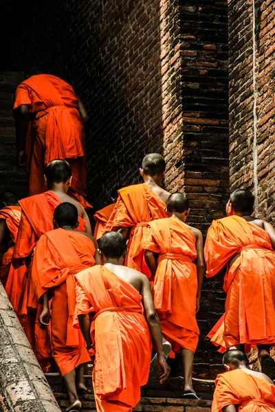 Monaci in Ayutthaya, Thailandia — Foto Stock