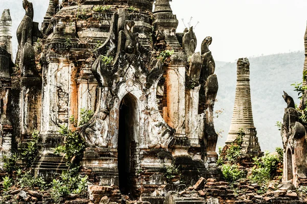 Bagan com seu pagode antigo, Myanmar — Fotografia de Stock