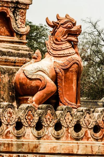 Bagan mit seinen uralten Pagoden, myanmar — Stockfoto