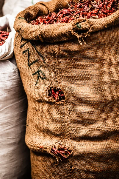 Pimenta vermelha no mercado asiático — Fotografia de Stock