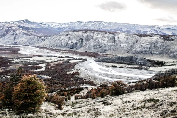 Природный пейзаж с горой. Фитц Рой в национальном парке Лос-Исиарес, Патагония, Аргентина — стоковое фото